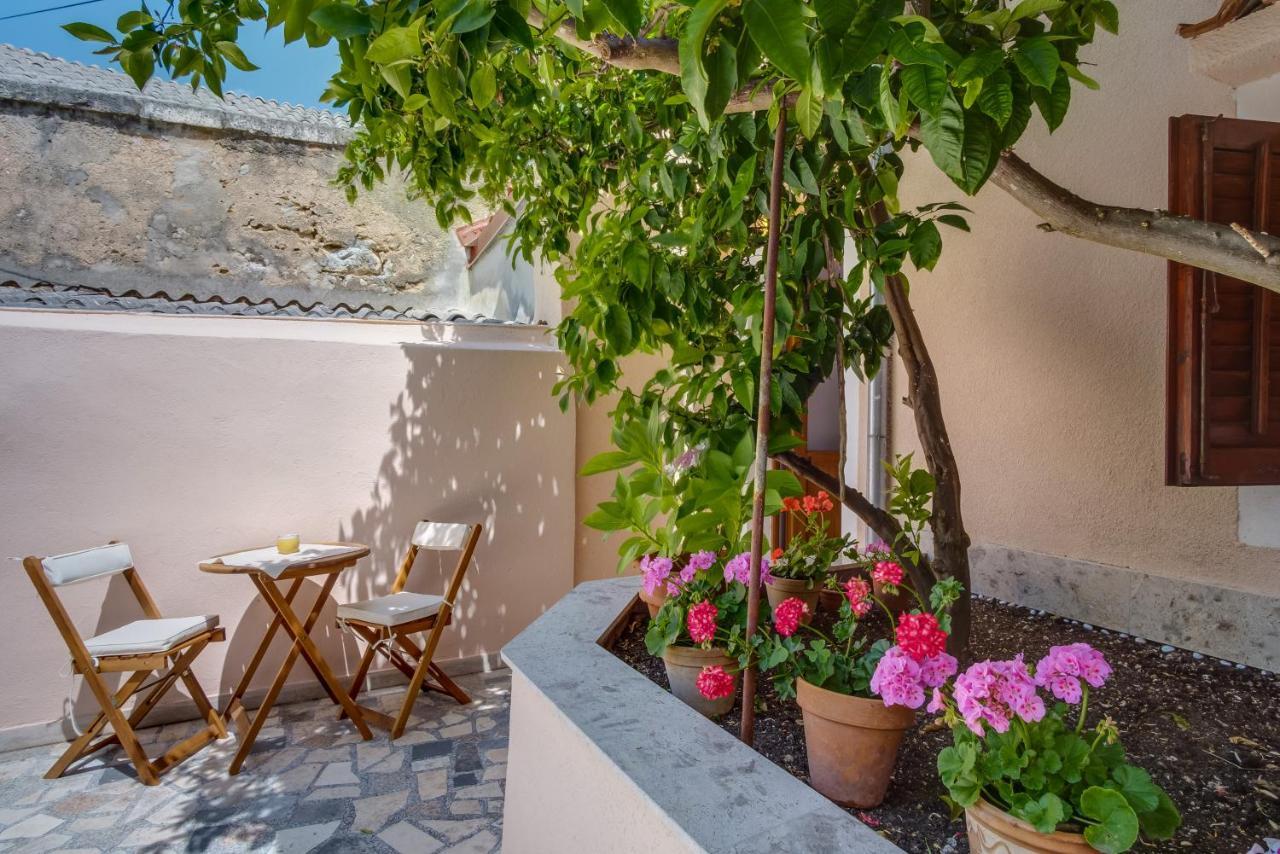 Apartment Mirjana New Mali Losinj Exterior photo