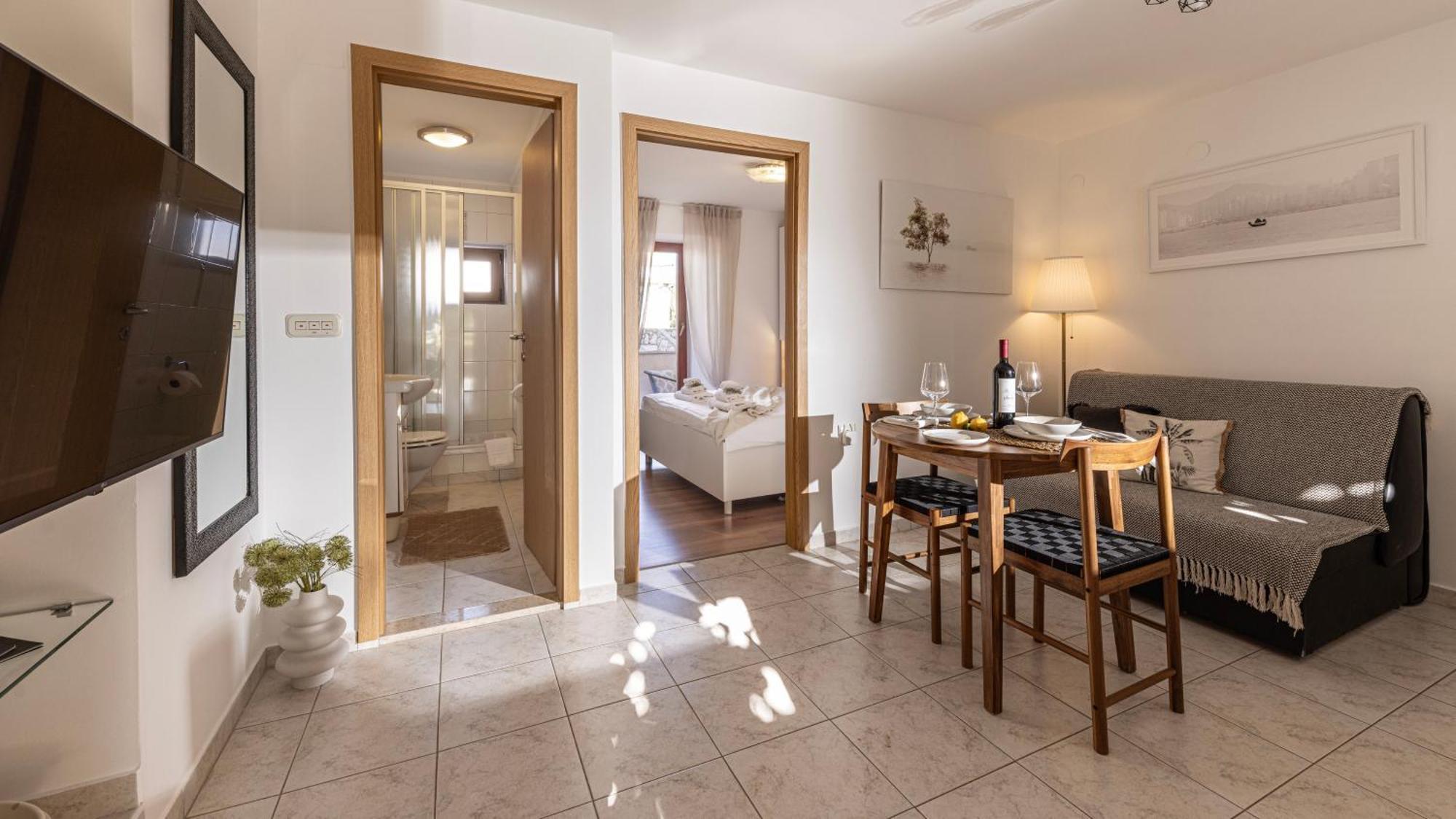 Apartment Mirjana New Mali Losinj Exterior photo